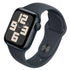 COMBO APPLE WATCH SE 2 40MM (MXE73) ALUMINIO NEGRO S/M NEGRO RFB + APPLE IPHONE 13 256GB AZUL PSIM RFB + APPLE ADAPTADOR DE CORRIENTE USB-C 20W (A2305)