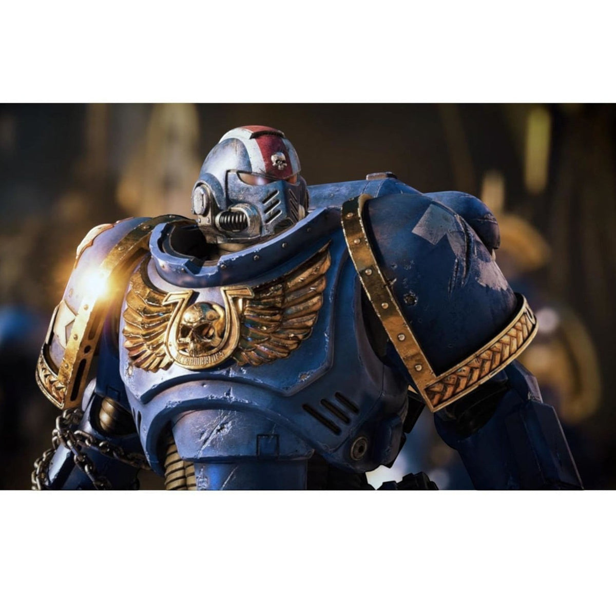 doto.com.mx Teniente Titus con armadura azul y dorada en el videojuego Warhammer 40000 Space Marine 2 para PS5