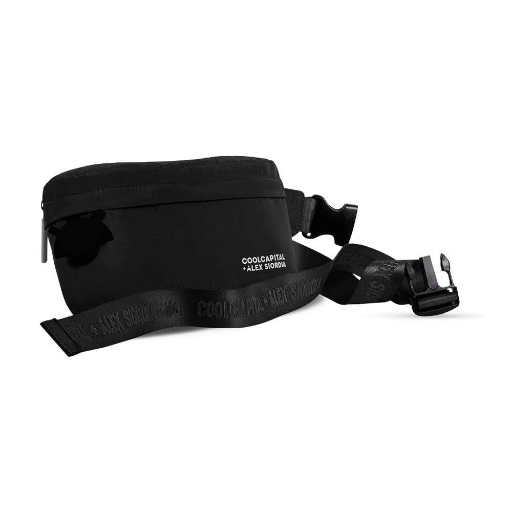 https://doto.vteximg.com.br/arquivos/ids/187532/sty-mochila-y-cangurera-siordia-negro-dotomexico-vista-dinamica.jpg?v=637793593804770000